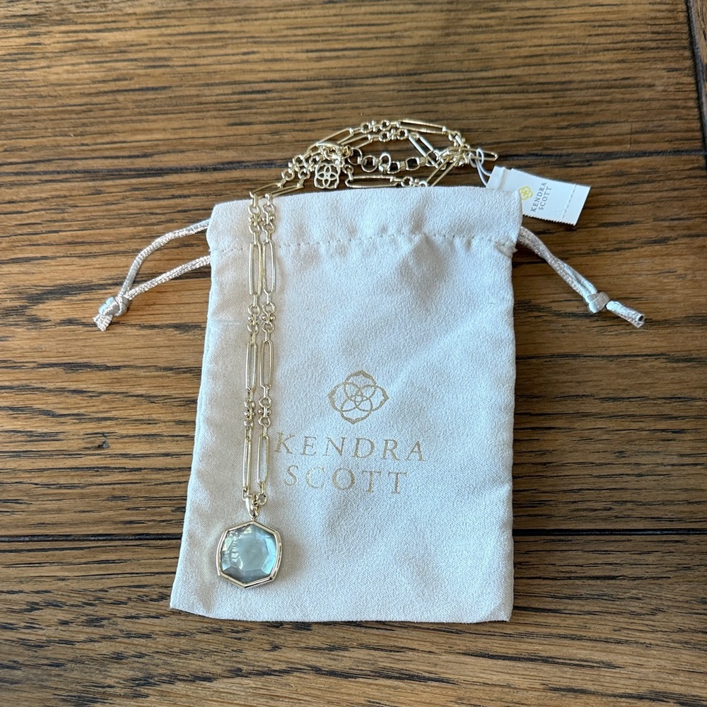 Kendra Scott Gold Pendant Necklace